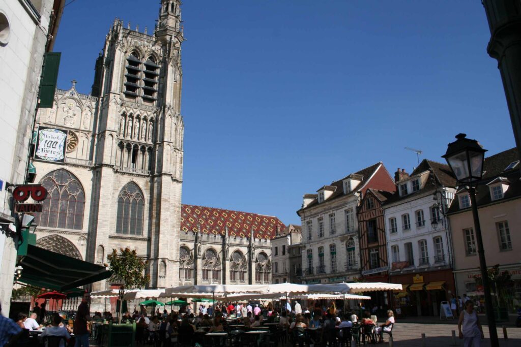 Parvis Avec Terrasse 1024x683